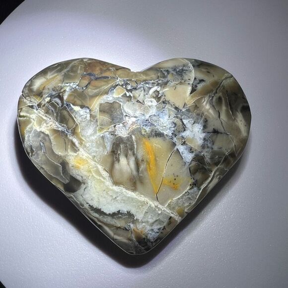 Volcano Agate Crystal Heart Carving UV‎ Reactive (#1) - Picture 6 of 12